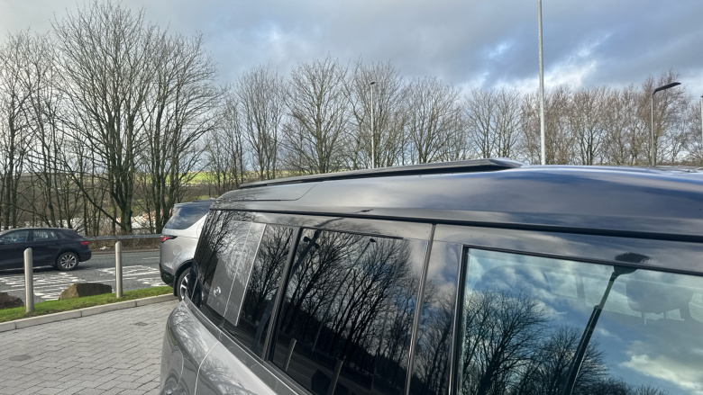 Land Rover Defender 3.0 D250 X-Dynamic SE 110 5dr Auto Diesel Estate